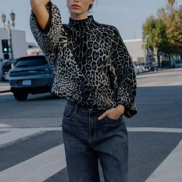 Zara NWT gray black snake skin print 3/4 sleeve wide sleeve knit sweater jumper - Picture 3 of 14